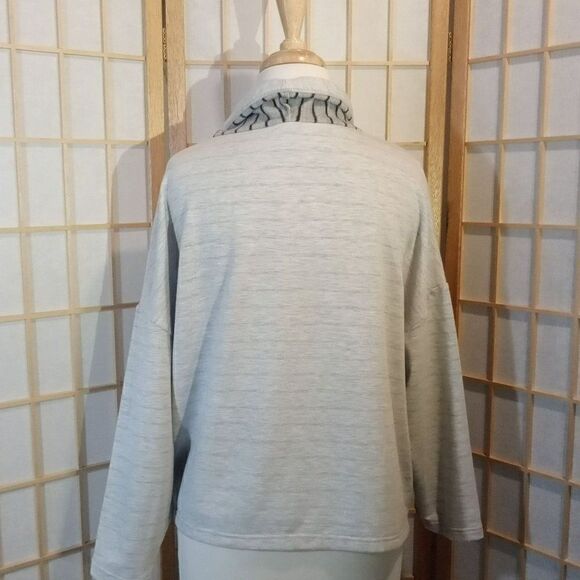 te verde S Cropped Cowl Neck Sweatshirt - Picture 14 of 16